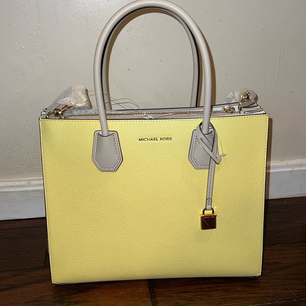 Michael Kors Mercer Tote Purse